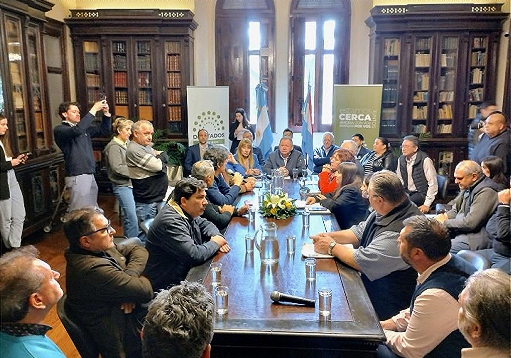 AMET participó con la Intersindical en una reunión con Diputados de JxER en defensa de la Caja de jubilaciones